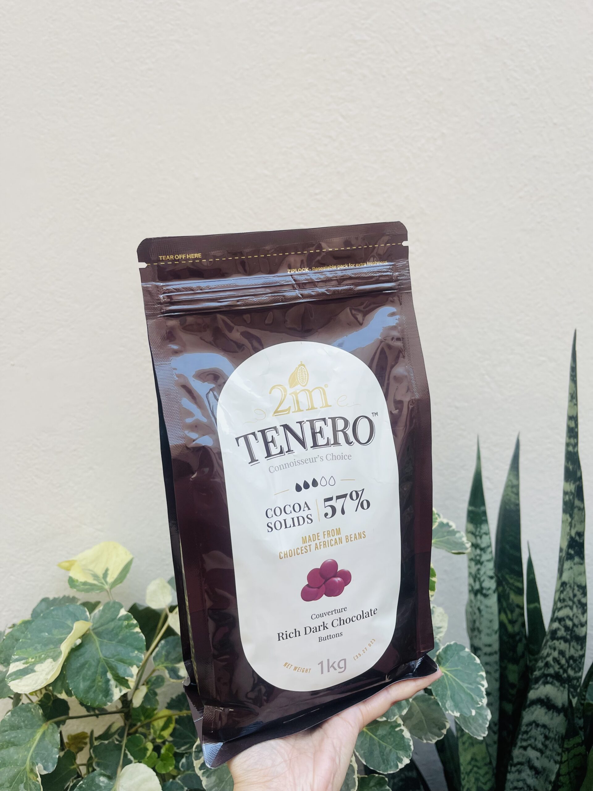 TENERO 57% DARK CHOCOLATE CALLETS -1KG PACK – Decorate It Kolkata