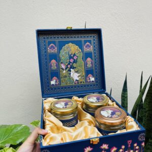 PREMIUM 4 JAR HAMPER BOX FOIL PRINTED ( SATIN CLOTH AND 4 JARS INCLUDED)- pack of 2pcs