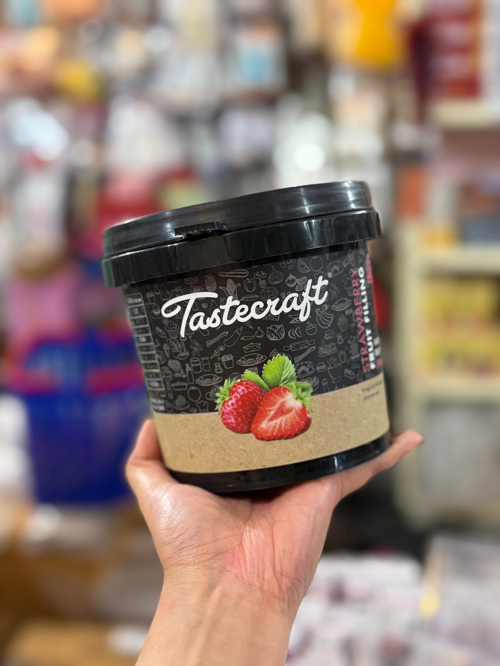 TASTECRAFT STRAWBERRY FRUIT FILLING – 1 KG PACK