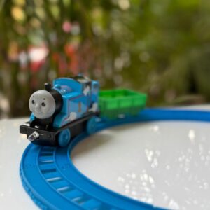 MOVING CAKE TRAIN THOMAS