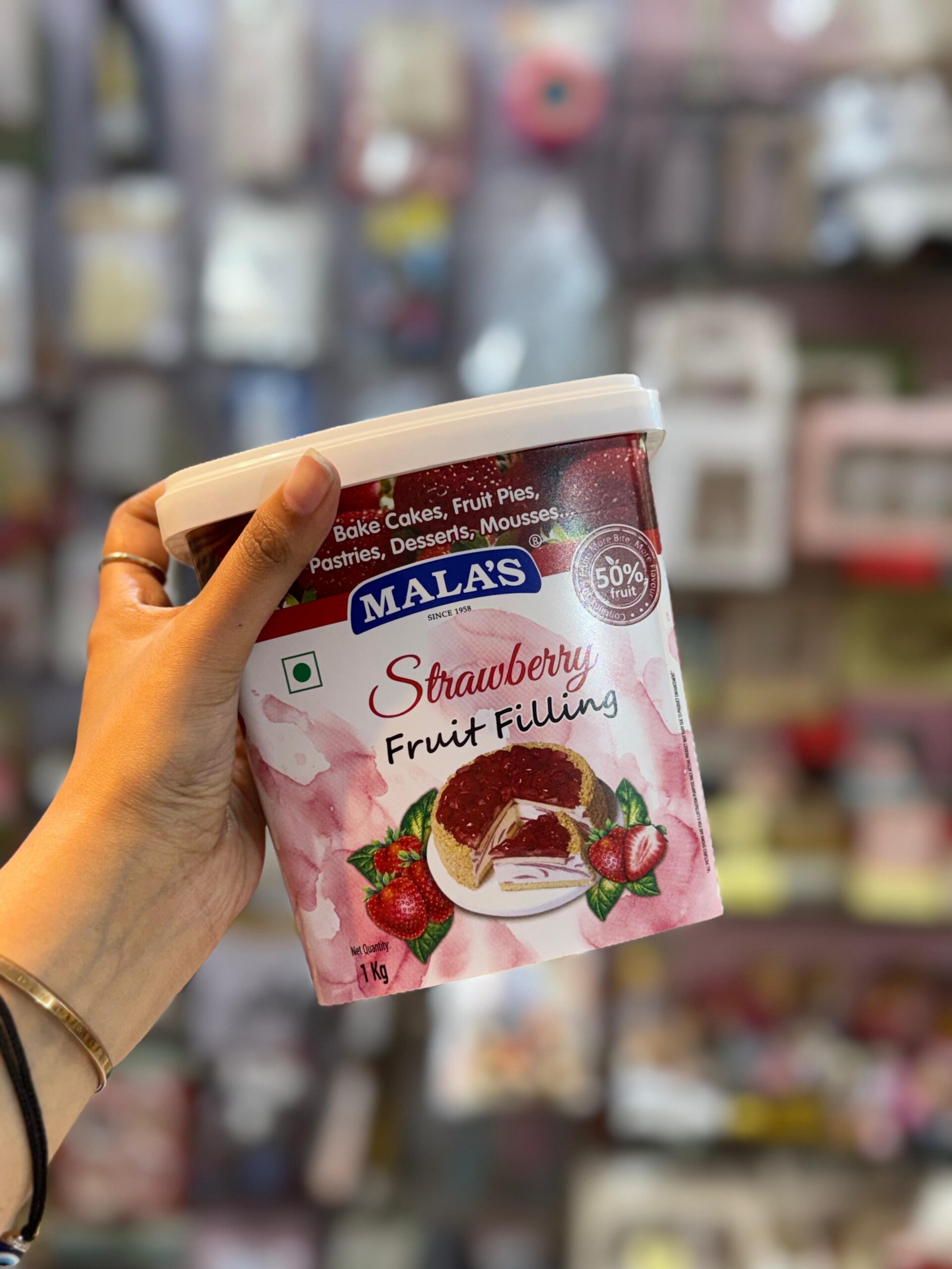 MALA’S STRAWBERRY FRUIT FILLING – 1KG PACK