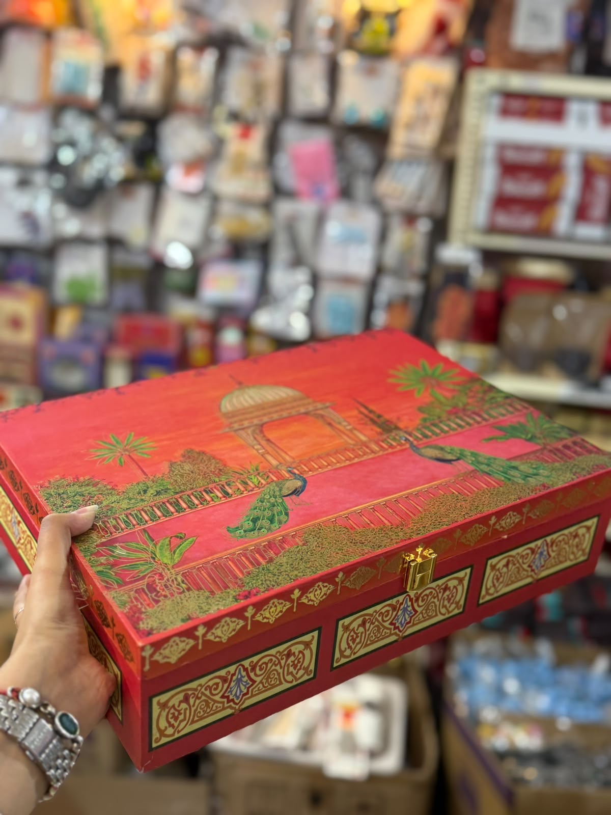 PREMIUM 6 CAVITY GOLDEN TIN BOX ( TINS INLCUDED)